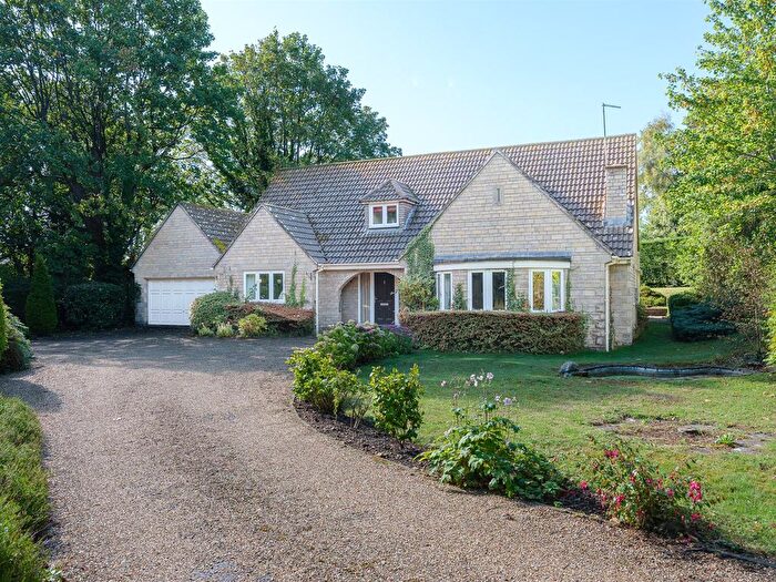 4 Bedroom Detached House For Sale In Old Hardenhuish Lane, Chippenham, SN14