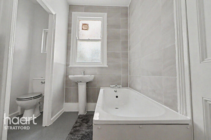 2 Bedroom Flat To Rent In Perth Road, London, E10
