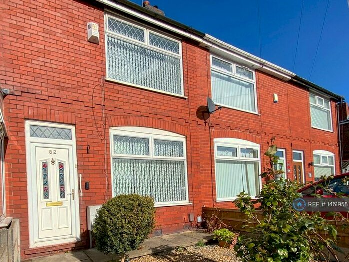 2 Bedroom Terraced House To Rent In Chestnut Street, Chadderton, Oldham, OL9