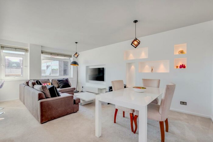 2 Bedroom Apartment To Rent In Nottingham Terrace, Marylebone, London, NW1