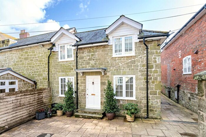 2 Bedroom End Of Terrace House For Sale In Lyons Court, Shaftesbury, Dorset, SP7