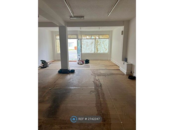 4 Bedroom Semi-Detached House To Rent In Brackens Lane, Derby, DE24