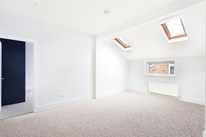 1 Bedroom Flat To Rent In St Marys Road, Ealing, W5