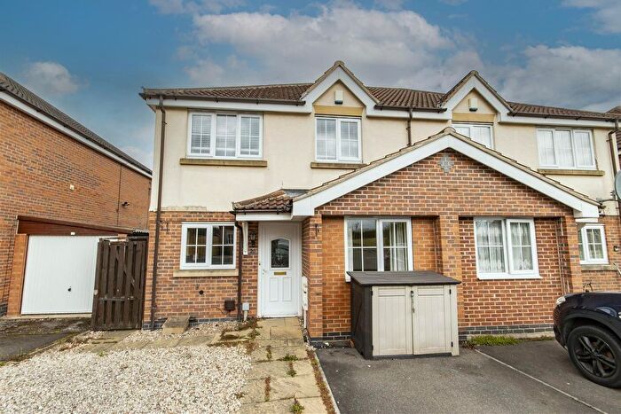 3 Bedroom Semi-Detached House For Sale In Rose Gardens, Arkwright Town, Chesterfield, S44
