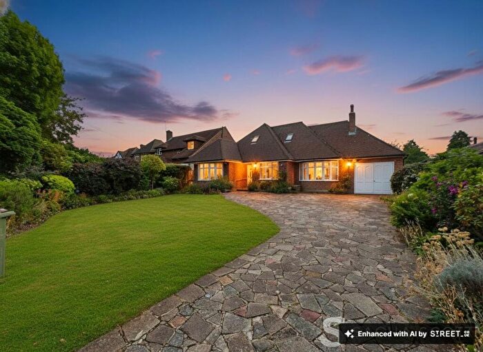 4 Bedroom Detached House For Sale In Gilhams Avenue, Banstead, SM7