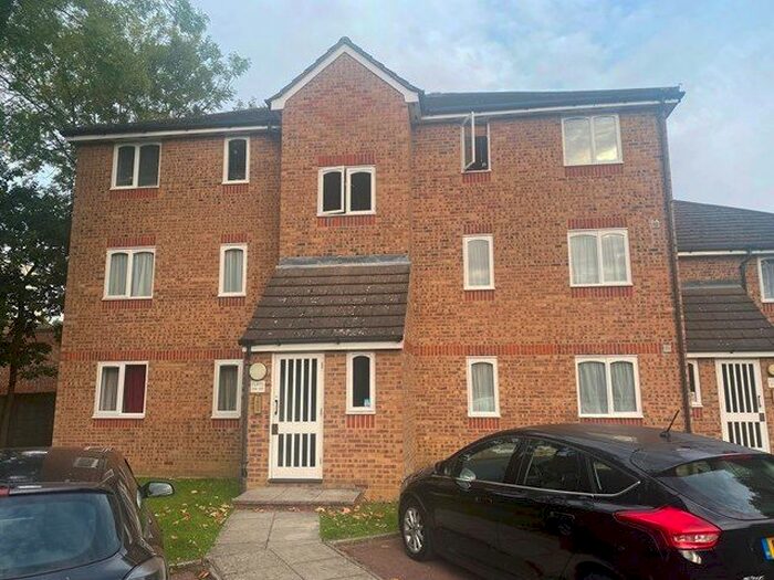 2 Bedroom Flat To Rent In Leigh Hunt Drive, Southgate, N14