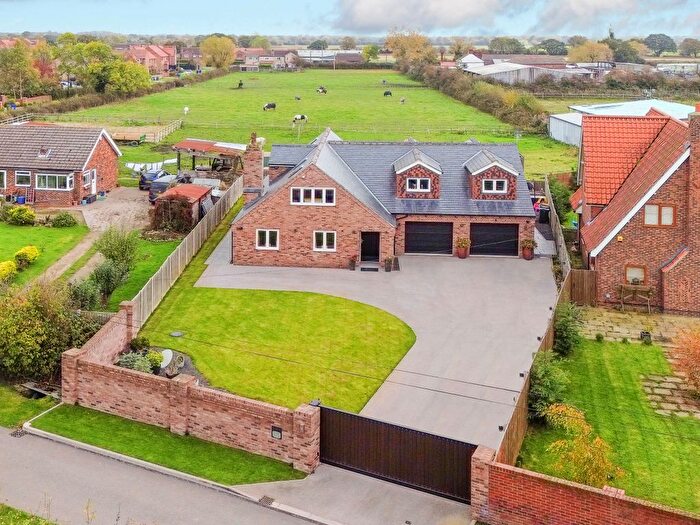 5 Bedroom Detached House For Sale In Pinfold Lane, Moss, DN6