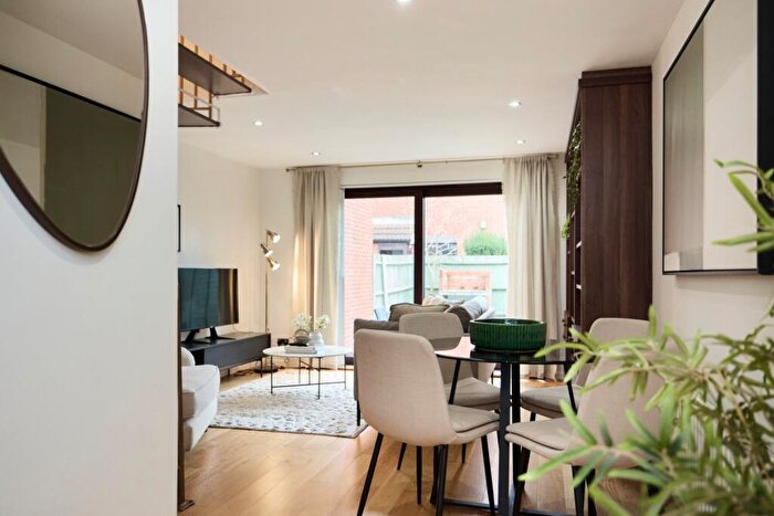 2 Bedroom Terraced House To Rent In Claire Place, Millwall, E14