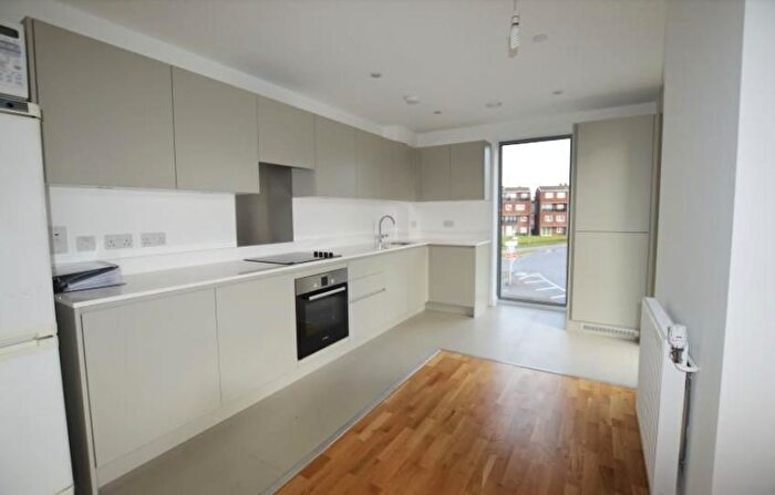 2 Bedroom Flat To Rent In Franklin Court, Brook Road, Borehamwood, Hertfordshire, WD6