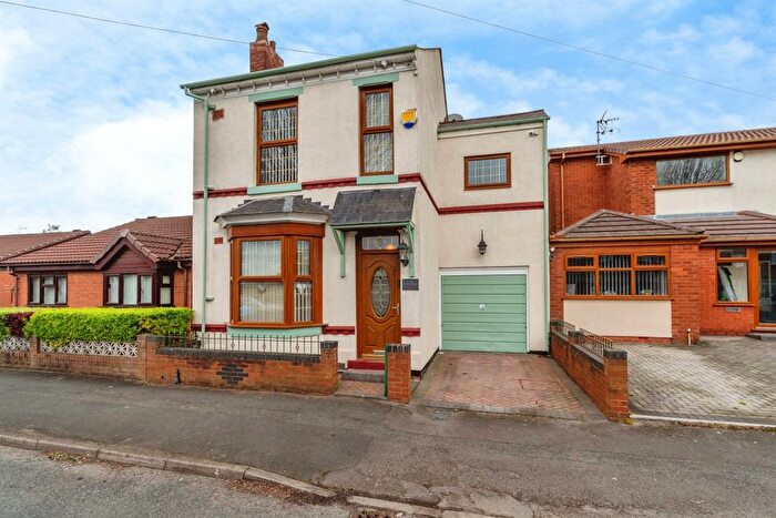 3 Bedroom Detached House For Sale In Holden Road, Wednesbury, WS10