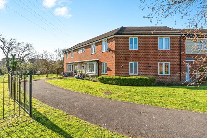 2 Bedroom Maisonette For Sale In Pickwick Close, West Totton, Southampton, Hampshire, SO40