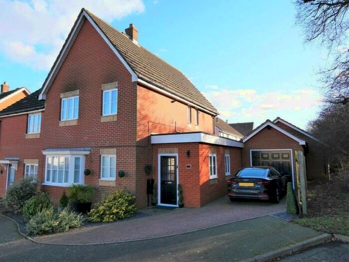 3 Bedroom Semi-Detached House For Sale In Springtail Road, Pinewood, IP8