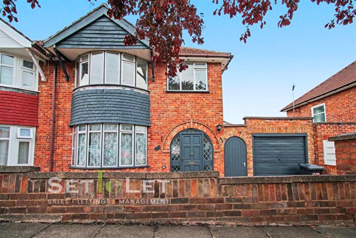 3 Bedroom House To Rent In Woodnewton Drive, Leicester, LE5