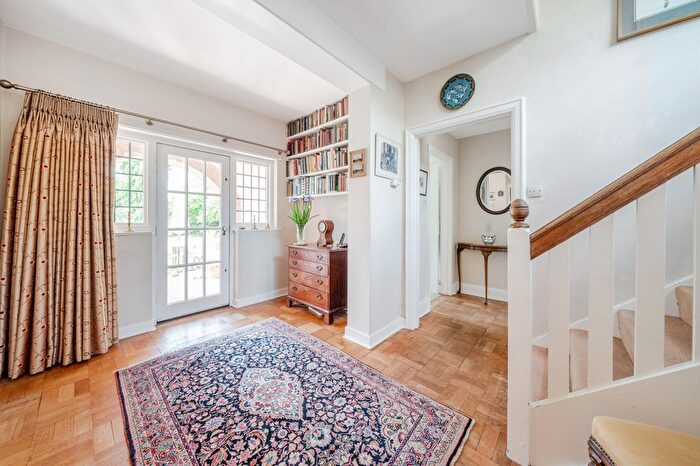4 Bedroom Detached House For Sale In Oval Way, Gerrards Cross, SL9