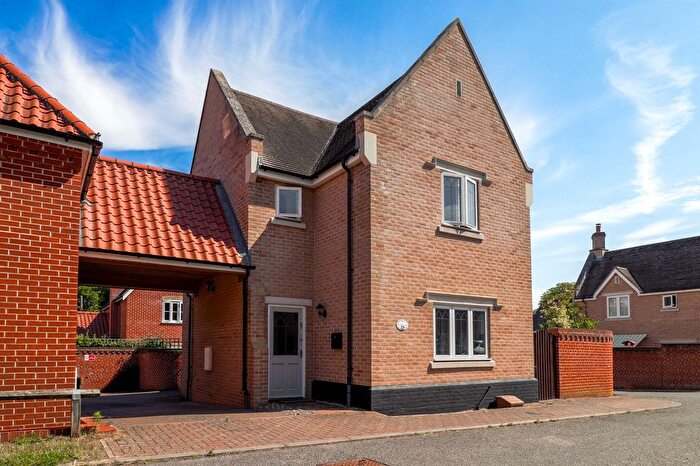 2 Bedroom Detached House For Sale In Black Barn Close, Lower Somersham, IP8