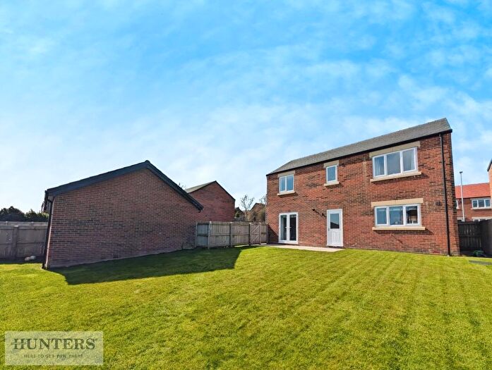4 Bedroom Detached House For Sale In Oakfield Gardens, Peterlee, County Durham, SR8