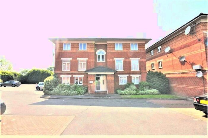 1 Bedroom Flat To Rent In Swynford Gardens, Hendon, NW4