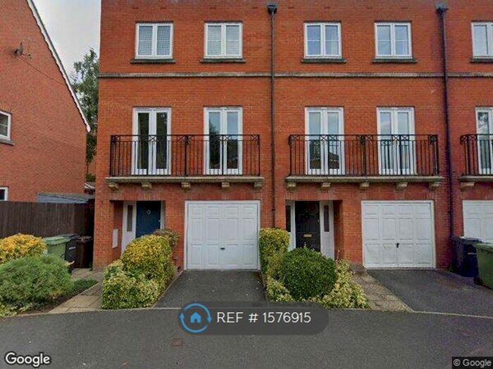 4 Bedroom End Of Terrace House To Rent In Kerry Hill Way, Maidstone, ME14