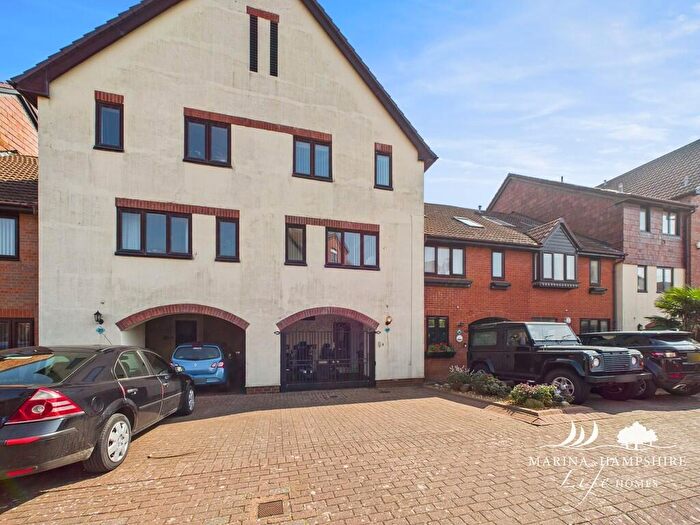 4 Bedroom Town House For Sale In Carne Place, Port Solent, Portsmouth, PO6