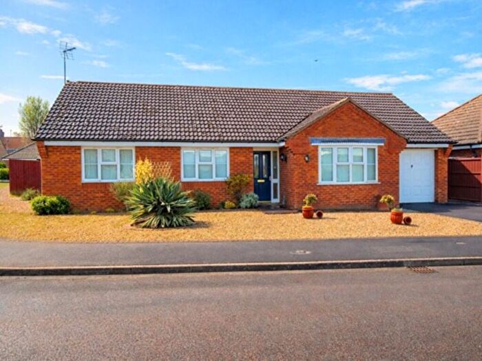 3 Bedroom Detached Bungalow For Sale In Grebe Close, Sutton Bridge, PE12