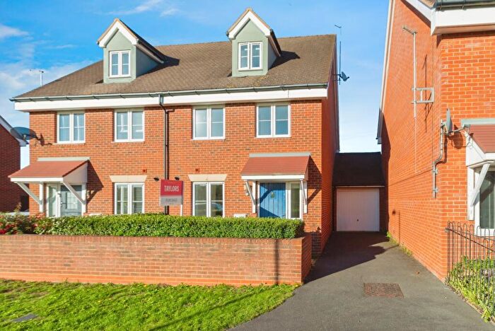 3 Bedroom House To Rent In Thornley Close, Aylesbury, HP18