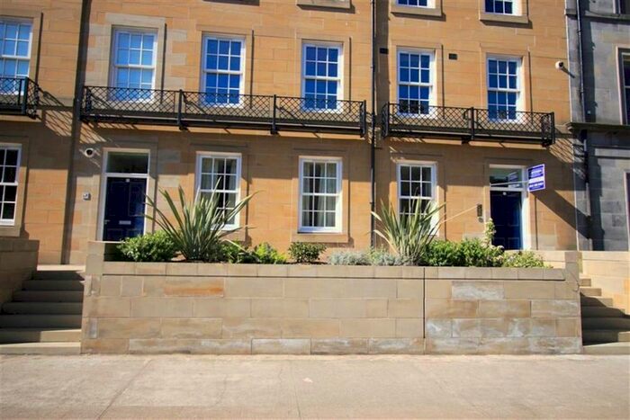 2 Bedroom Flat To Rent In Brunswick Street, Edinburgh, EH7