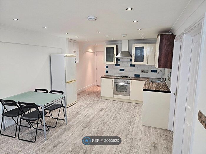 2 Bedroom Flat To Rent In London Street, Reading, RG1