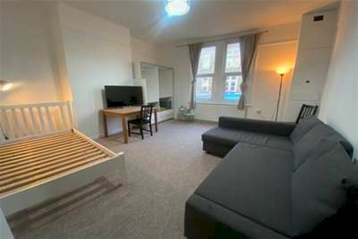 1 Bedroom Flat To Rent In North Street, Bedminster, BS3