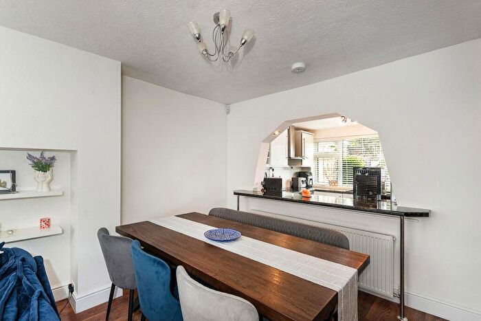 3 Bedroom Terraced House For Sale In Amberley Road, Upper Abbey Wood, London, SE2
