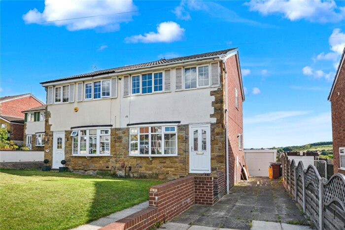 3 Bedroom Semi-Detached House To Rent In Ryedale Holt, Leeds, West Yorkshire, LS12