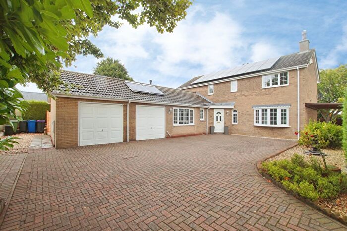4 Bedroom Detached House For Sale In Crescent Close, Nettleham, LN2