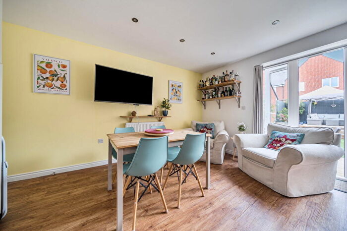 4 Bedroom Detached House For Sale In Lords Way, Andover, SP11