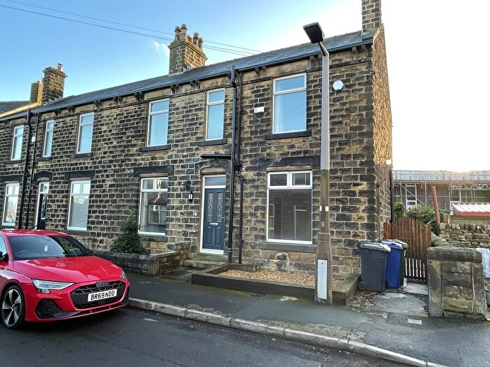 4 Bedroom Semi-Detached House To Rent In Victoria Street, Penistone, S36