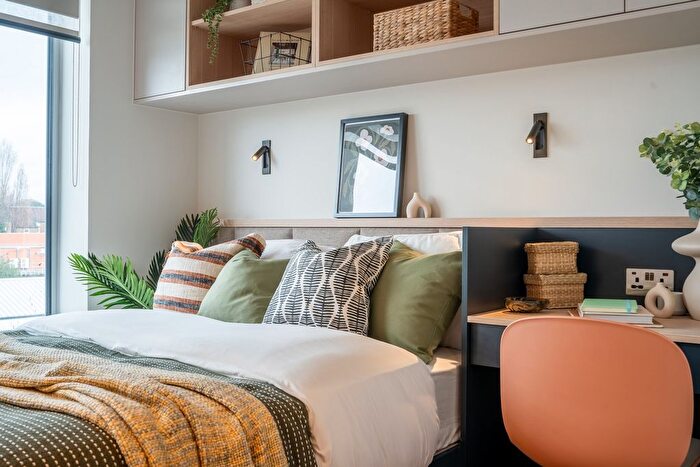 Studio To Rent In The Mall, London, W5