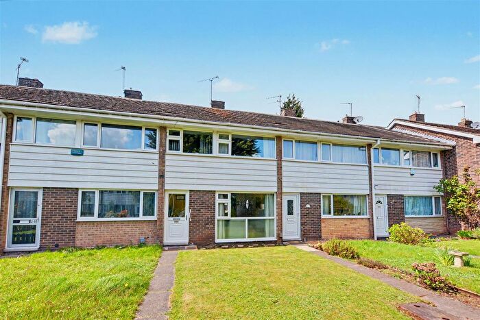 3 Bedroom Terraced House For Sale In Briarbank Walk, Nottingham, NG3