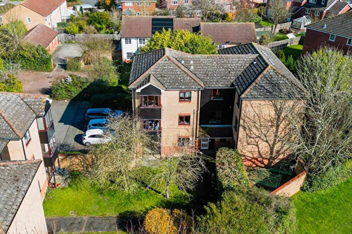 2 Bedroom Flat For Sale In Loris Court, Cambridge, CB1