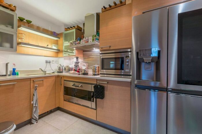 2 Bedroom Flat To Rent In Courtyard House, Imperial Wharf, London, SW6