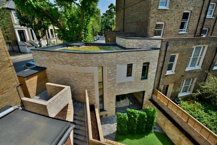 2 Bedroom Detached House To Rent In Pemberton Gardens, Archway, London, N19