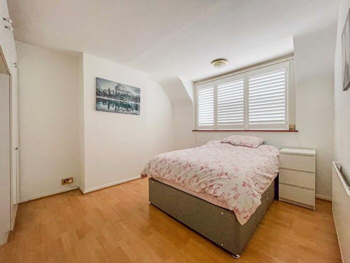 3 Bedroom Semi-detached House For Sale In Winchester Crescent, Gravesend, Kent, DA12