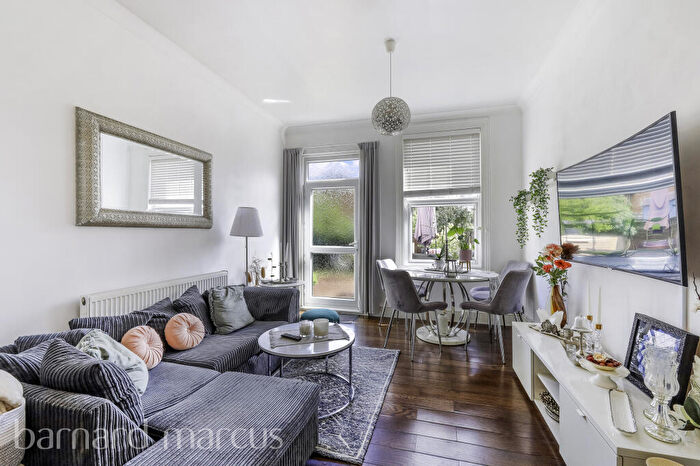 1 Bedroom Apartment To Rent In Sherwood Park Road, Sutton, SM1