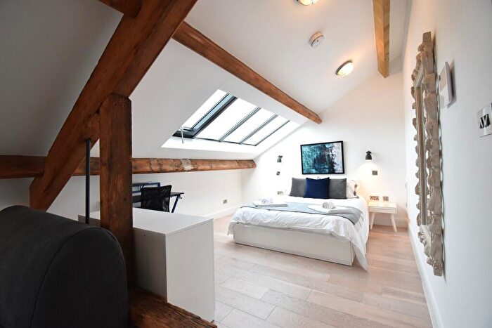 2 Bedroom Apartment To Rent In Kennaway Apartments, Commercial Rd, EX2