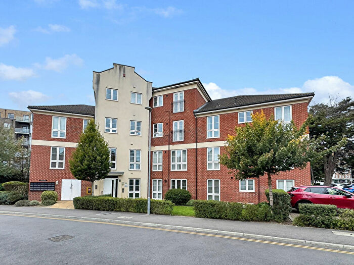 2 Bedroom Apartment For Sale In Cambrian Way, Worthing, BN13