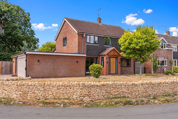 4 Bedroom Detached House For Sale In Upper End, Eckington, WR10