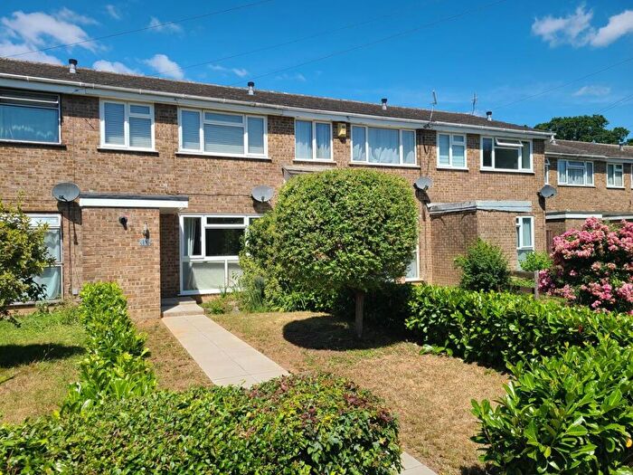 3 Bedroom Terraced House For Sale In Brook Walk, Calmore, SO40