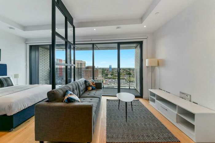 Apartment To Rent In Corson House, London City Island, London, E14