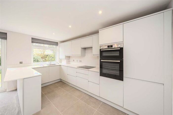 1 Bedroom Flat To Rent In Harrowdene Gardens, Teddington, TW11