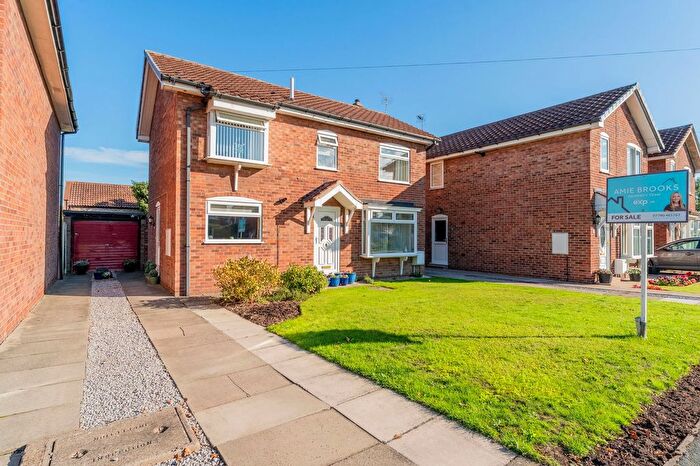 3 Bedroom Detached House For Sale In Bramley Avenue, Barlby, Selby, YO8