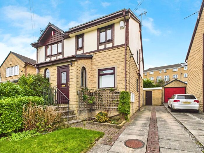 2 Bedroom Semi-Detached House For Sale In The Oval, Bingley, BD16