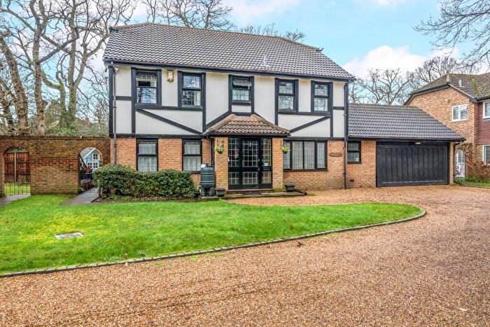 5 Bedroom Detached House For Sale In Ridgway Road, Pyrford, Surrey, GU22