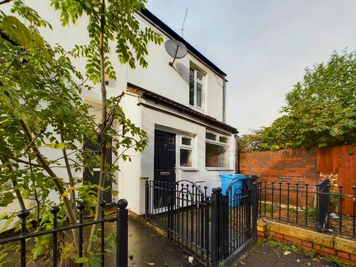 3 Bedroom Terraced House To Rent In Beech Grove, Wellsted Street, HU3